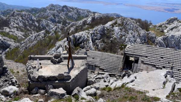 Dawna tajna baza wojskowa Panos w Velebicie, Chorwacja